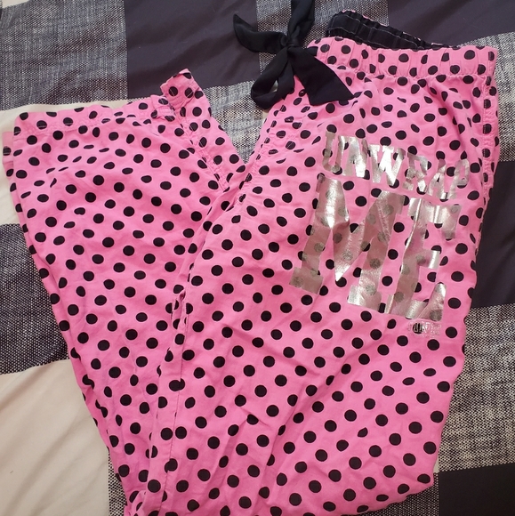 VSPink Pajamas "UNWRAP ME" Pink&Black Polka Dots - Picture 1 of 8